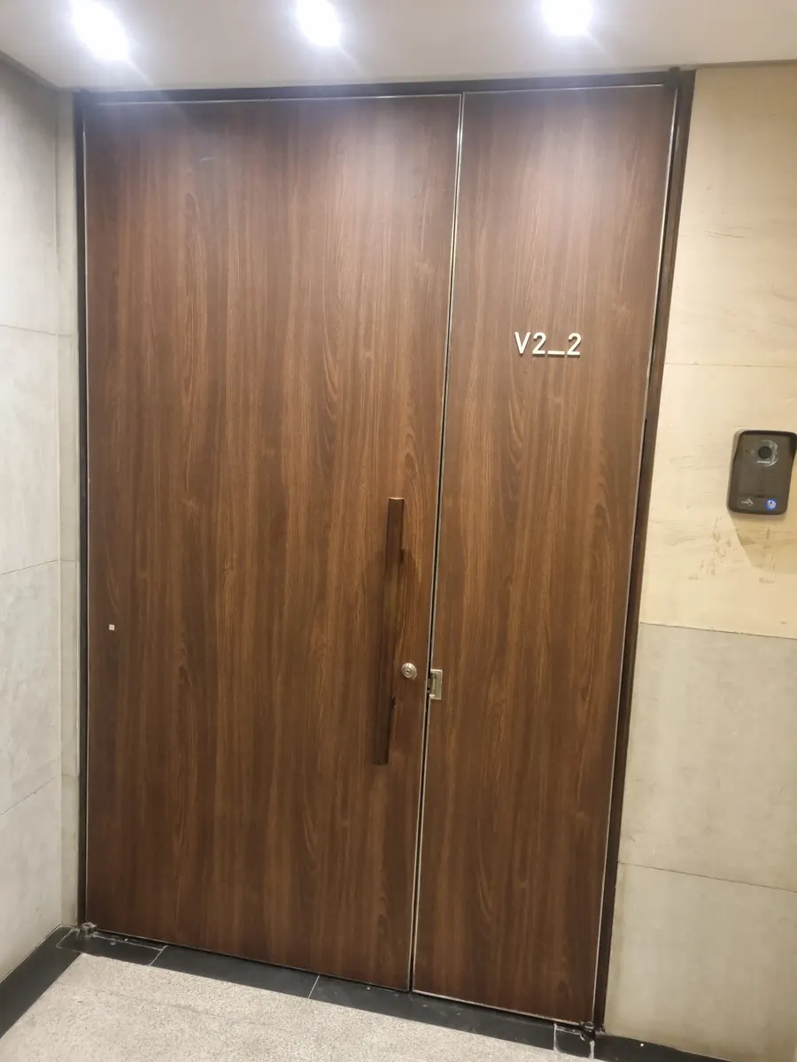 현관문필름시공 작업 현장